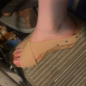 Women’s wedged sandals